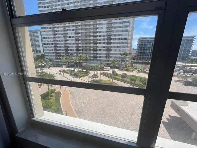 1965 S Ocean Dr # 4G, Hallandale Beach FL 33009