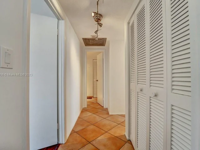 1965 S Ocean Dr # 4G, Hallandale Beach FL 33009