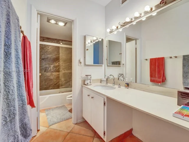 1965 S Ocean Dr # 4G, Hallandale Beach FL 33009