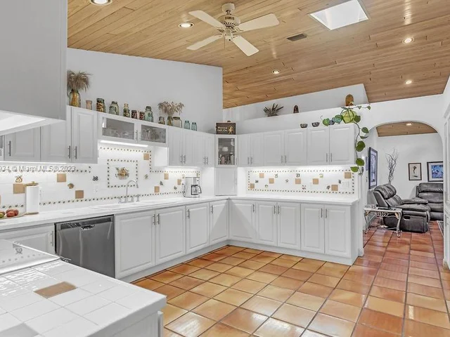 19505 SW 264th St, Homestead FL 33031