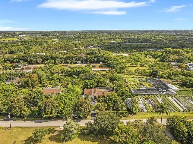 19505 SW 264th St, Homestead FL 33031