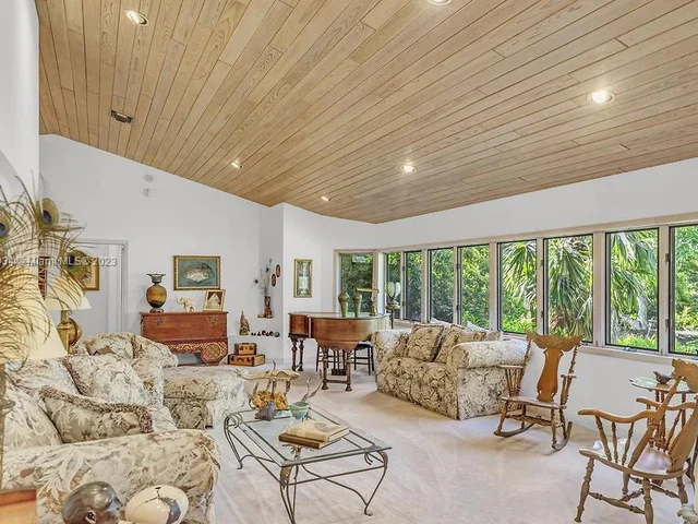 19505 SW 264th St, Homestead FL 33031