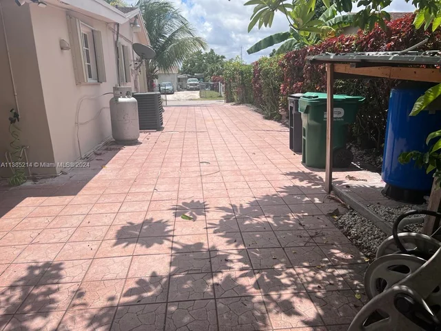 15745 SW 303rd Ter, Homestead FL 33033