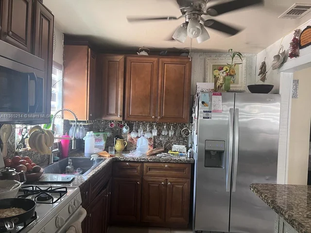 15745 SW 303rd Ter, Homestead FL 33033