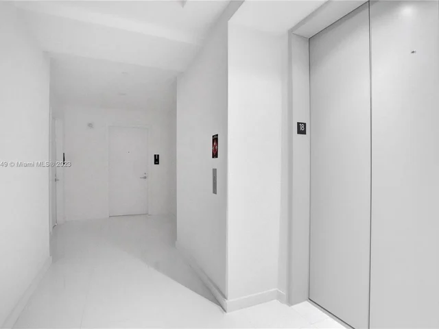 851 NE 1st Ave # 1802, Miami FL 33132