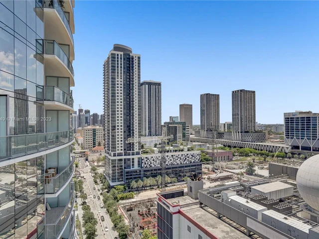 851 NE 1st Ave # 1802, Miami FL 33132