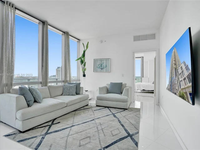 851 NE 1st Ave # 1802, Miami FL 33132