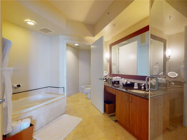 18001 Collins Ave # 2415, Sunny Isles Beach FL 33160