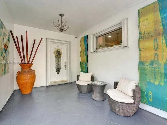 1750 71st St, Miami Beach FL 33141