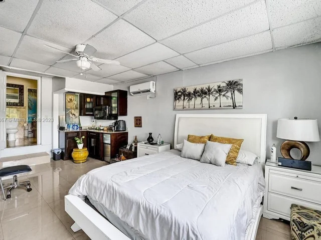 1750 71st St, Miami Beach FL 33141