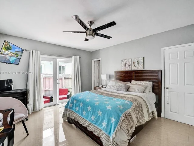 1750 71st St, Miami Beach FL 33141