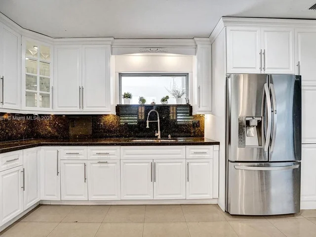 1750 71st St, Miami Beach FL 33141