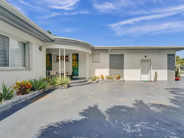 1750 71st St, Miami Beach FL 33141