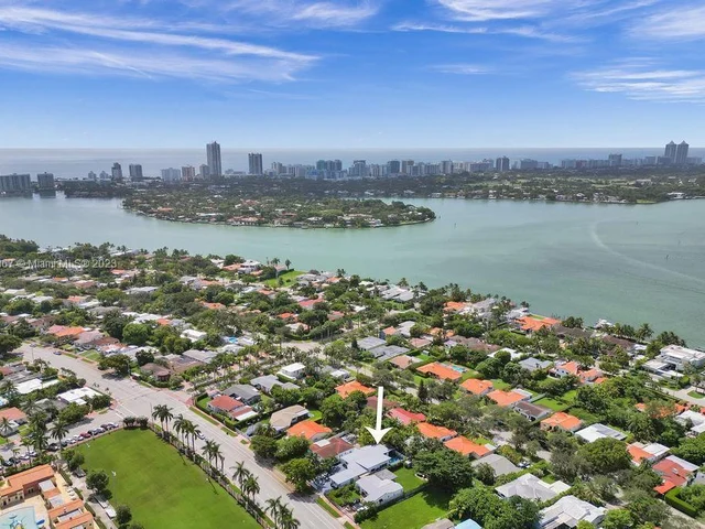 1750 71st St, Miami Beach FL 33141