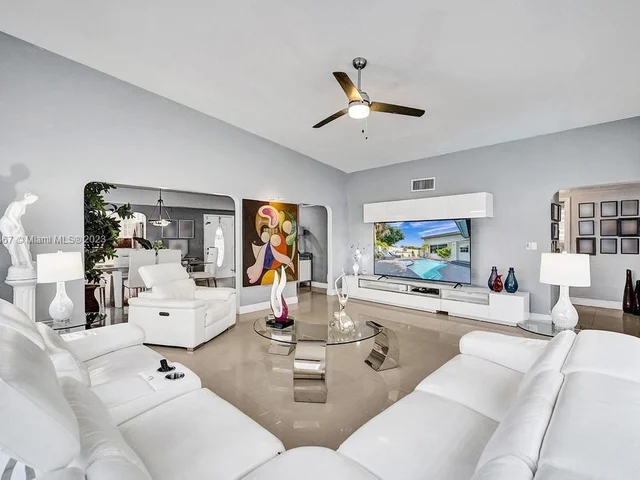 1750 71st St, Miami Beach FL 33141