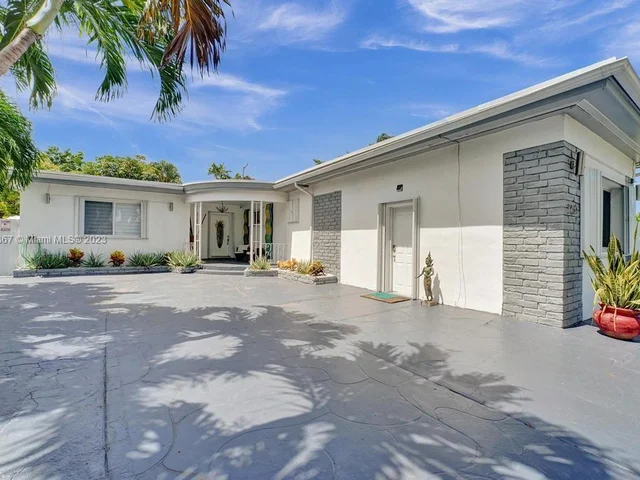 1750 71st St, Miami Beach FL 33141