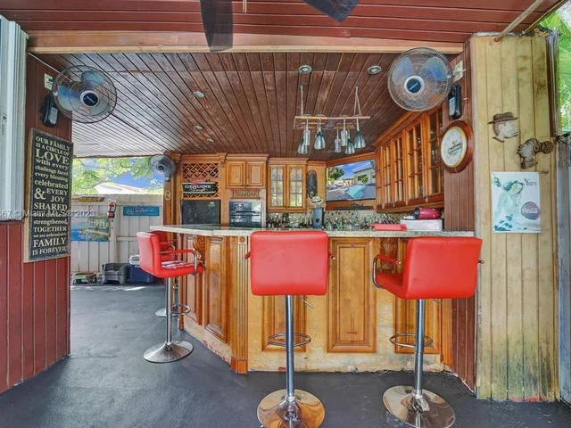 1750 71st St, Miami Beach FL 33141