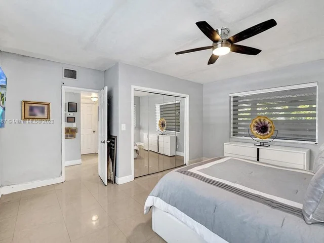 1750 71st St, Miami Beach FL 33141