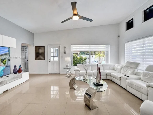 1750 71st St, Miami Beach FL 33141