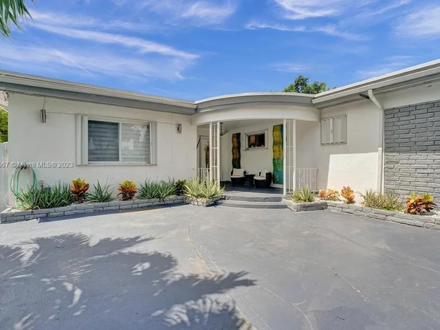 1750 71st St, Miami Beach FL 33141