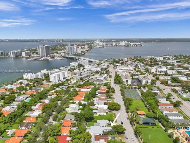 1750 71st St, Miami Beach FL 33141