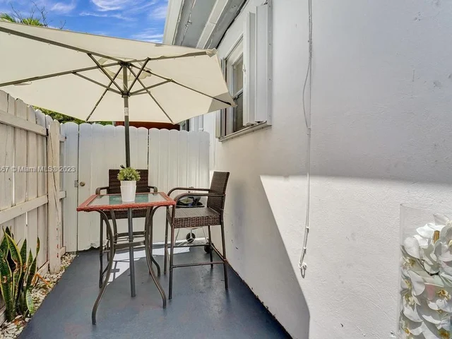 1750 71st St, Miami Beach FL 33141