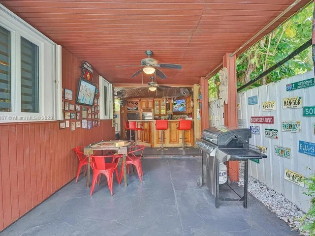 1750 71st St, Miami Beach FL 33141