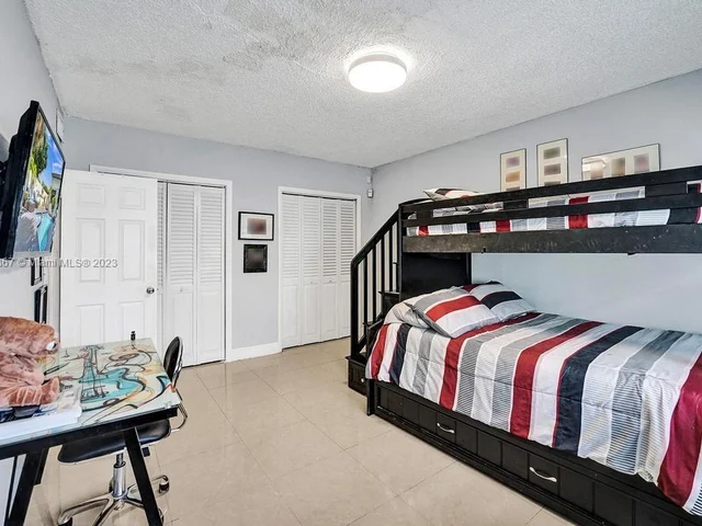 1750 71st St, Miami Beach FL 33141