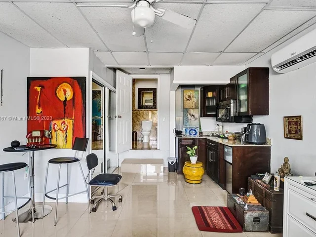 1750 71st St, Miami Beach FL 33141