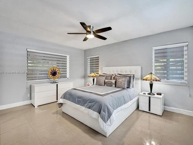 1750 71st St, Miami Beach FL 33141