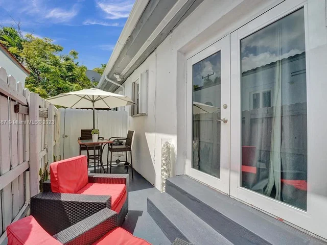 1750 71st St, Miami Beach FL 33141