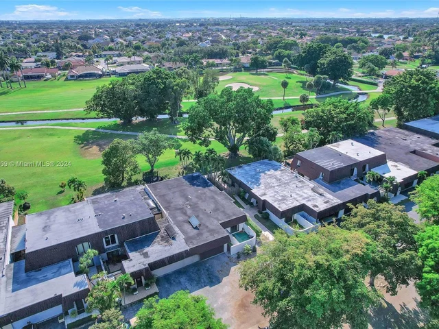 19204 W Lake Dr, Hialeah FL 33015