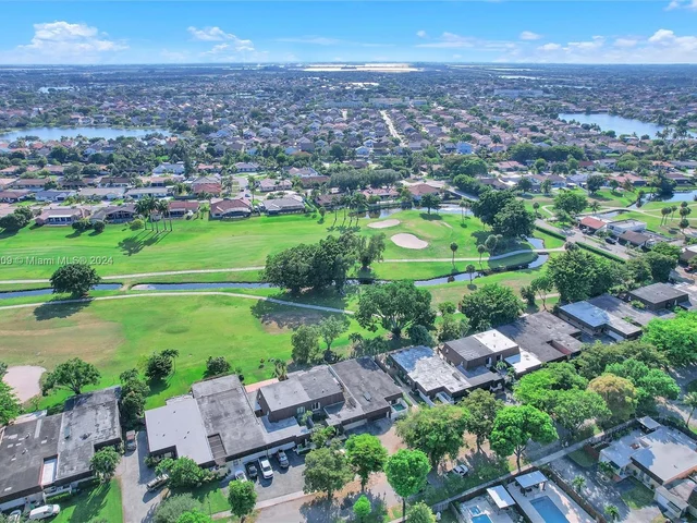 19204 W Lake Dr, Hialeah FL 33015