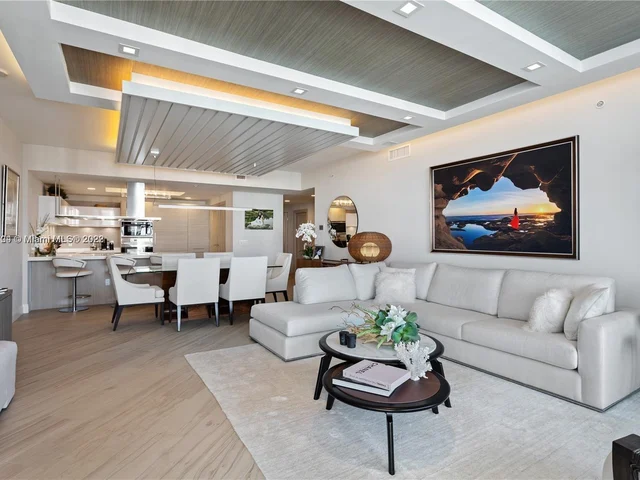 17111 Biscayne Blvd # 2205, North Miami Beach FL 33160