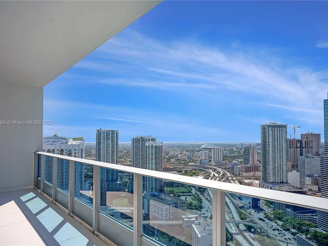 200 Biscayne Boulevard Way # 4414, Miami FL 33131