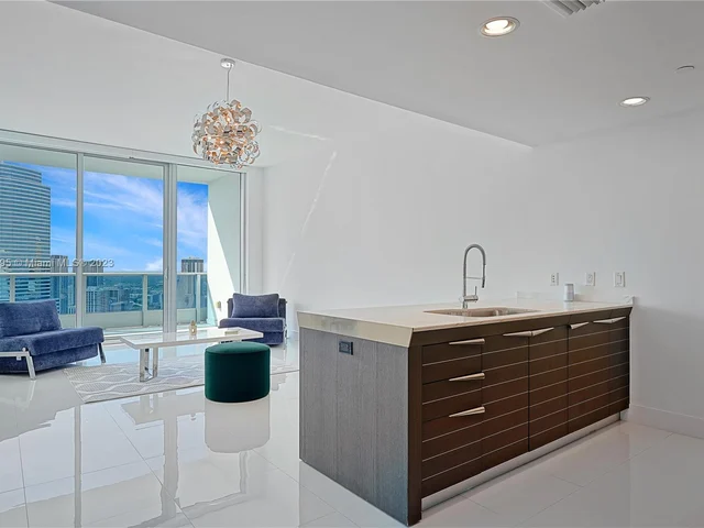 200 Biscayne Boulevard Way # 4414, Miami FL 33131