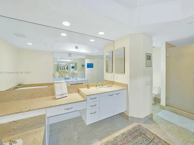 21200 Point Pl # 1901, Aventura FL 33180