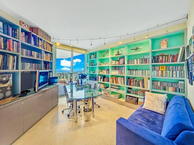 21200 Point Pl # 1901, Aventura FL 33180