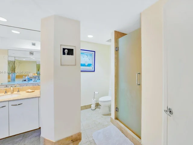 21200 Point Pl # 1901, Aventura FL 33180