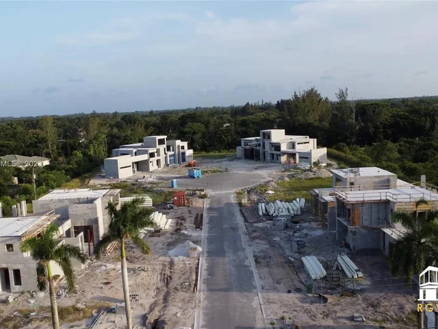 2311 SW 108th Ter, Davie FL 33324