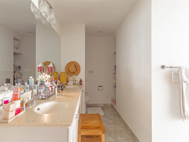 3340 NE 190 # 1101, Aventura FL 33180