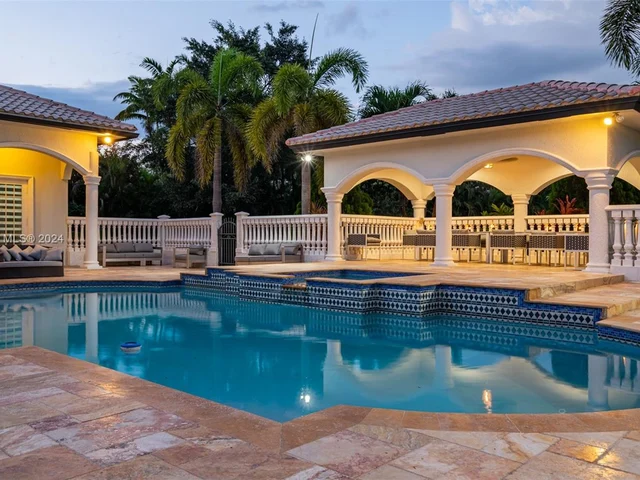 13751 Pine Meadow Ct, Davie FL 33325