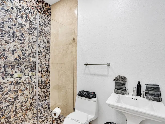 13751 Pine Meadow Ct, Davie FL 33325