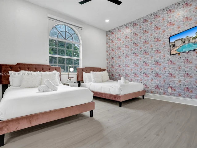 13751 Pine Meadow Ct, Davie FL 33325