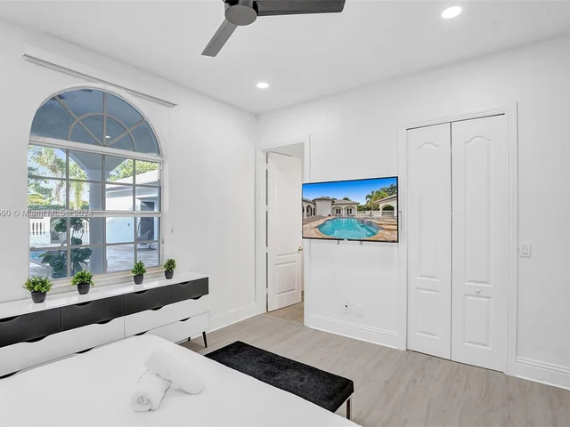 13751 Pine Meadow Ct, Davie FL 33325