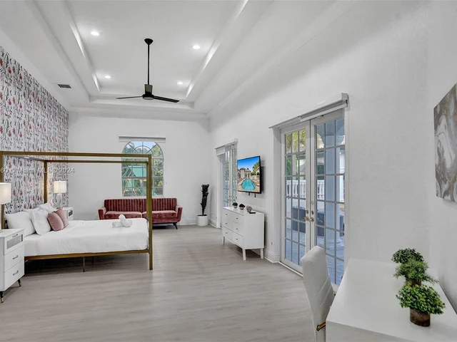 13751 Pine Meadow Ct, Davie FL 33325