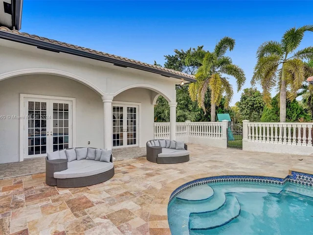 13751 Pine Meadow Ct, Davie FL 33325