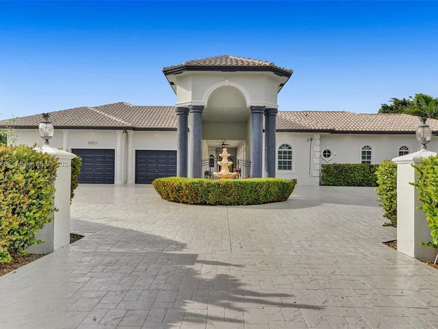 13751 Pine Meadow Ct, Davie FL 33325