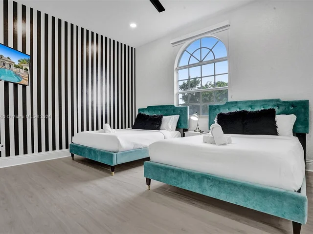 13751 Pine Meadow Ct, Davie FL 33325