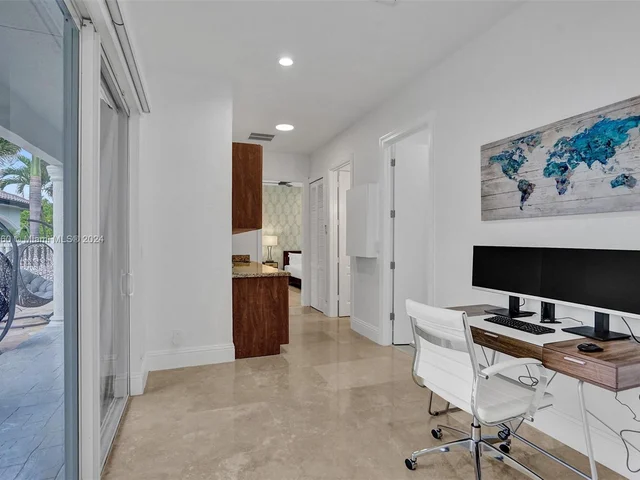 13751 Pine Meadow Ct, Davie FL 33325